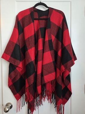 0071.  Red and Black Buffalo Plaid Fringe Poncho